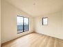窓から眺める風景は一日の疲れを癒すヒーリングを奏でる、心地の良い時間を演出してくれます。室内も重要ですが、周りの環境もマイホーム選びの大事なポイント
