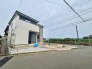 戸建てが立ち並ぶ静かな住宅街。四季折々の移り変わりを感じながら自然と楽しみ、暮らす、そんな毎日を日々の中で感じられる住環境

