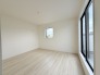 2号棟 今からここを誰のお部屋にしようか、そんな洋室。大きさは9.2帖です。
 2026/04/16m