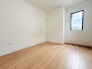1号棟 今からここを誰のお部屋にしようか、そんな洋室。大きさは5.6帖です。
 2026/04/16m