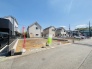 戸建てが立ち並ぶ静かな住宅街。四季折々の移り変わりを感じながら自然と楽しみ、暮らす、そんな毎日を日々の中で感じられる住環境
