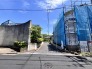 現地の東側には柳瀬川の川沿いに遊歩道があります。お散歩コースに最適です 5m