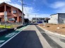 前面道路は広く、区画の整った整形地です