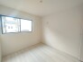 衣類の整理整頓に嬉しいクローゼット付きのお部屋。お子様のお部屋としても便利です。
