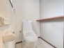 ウォシュレット一体型のシャワートイレを新設しました！
トイレは１階と２階にそれぞれ設置されております。