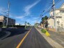 1号棟 戸建てが立ち並ぶ静かな住宅街。四季折々の移り変わりを感じながら自然と楽しみ、暮らす、そんな毎日を日々の中で感じられる住環境
