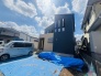 1号棟 セカンドカーや来客時にも便利なカースペース3台分ございます。

