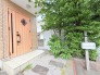 玄関はおうちの顔とも呼ばれる重要な場所！明るくスッキリと見える空間で住まう人を見送り、出迎えてくれます。
