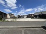 1号地 戸建てが立ち並ぶ静かな住宅街。四季折々の移り変わりを感じながら自然と楽しみ、暮らす、そんな毎日を日々の中で感じられる住環境
