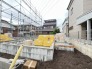 3号棟 戸建てが立ち並ぶ静かな住宅街。四季折々の移り変わりを感じながら自然と楽しみ、暮らす、そんな毎日を日々の中で感じられる住環境
