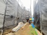 E号棟 通りから入ったプライベート空間で落ち着いた雰囲気でお住いになる。敷地部分でお子様の遊ぶスペースや駐車スペースに活用できます。
 2026/07/27m