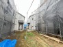 A号棟 通りから入ったプライベート空間で落ち着いた雰囲気でお住いになる。敷地部分でお子様の遊ぶスペースや駐車スペースに活用できます。
 2026/07/27m