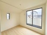 2号棟 窓から眺める風景は一日の疲れを癒すヒーリングを奏でる、心地の良い時間を演出してくれます。室内も重要ですが、周りの環境もマイホーム選びの大事なポイント
