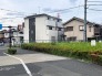 戸建てが立ち並ぶ静かな住宅街。四季折々の移り変わりを感じながら自然と楽しみ、暮らす、そんな毎日を日々の中で感じられる住環境
