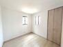 C号棟 北西側洋室4.5帖：
今からここを誰のお部屋にしようか、そんな洋室。大きさは4.5帖です。
