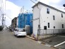 6m幅員の道路に面しておりお車の運転が苦手な方でも安心して出入りいただけます。
