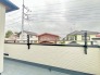 1号棟 南側のお部屋から出入りできる、奥行きのあるワイドバルコニー。心地よい陽射しと暖かな風を楽しむことが出来ます。
