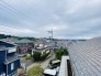 窓から眺める風景は一日の疲れを癒すヒーリングを奏でる、心地の良い時間を演出してくれます。室内も重要ですが、周りの環境もマイホーム選びの大事なポイント
