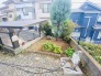 戸建てならではのお庭スペース。BBQやガーデニング、お子様のプールなど、、、、様々な楽しみ方ができるプライベート空間。ご家族皆さままで思いっきりお楽しみください。
