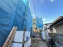2号棟 通りから入ったプライベート空間で落ち着いた雰囲気でお住いになる。敷地部分でお子様の遊ぶスペースや駐車スペースに活用できます。
