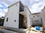 B号棟 戸建てが立ち並ぶ静かな住宅街。四季折々の移り変わりを感じながら自然と楽しみ、暮らす、そんな毎日を日々の中で感じられる住環境
