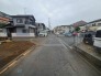 戸建てが立ち並ぶ静かな住宅街。四季折々の移り変わりを感じながら自然と楽しみ、暮らす、そんな毎日を日々の中で感じられる住環境
