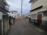 B号棟 戸建てが立ち並ぶ静かな住宅街。四季折々の移り変わりを感じながら自然と楽しみ、暮らす、そんな毎日を日々の中で感じられる住環境
