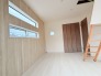 今からここを誰のお部屋にしようか、そんな洋室。大きさは6.0帖です。

