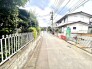 セカンドカーや来客時にも便利なカースペース3台分ございます。
