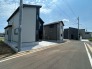 1号棟 6m幅員の道路に面しておりお車の運転が苦手な方でも安心して出入りいただけます。
 2026/08/02m