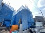 戸建てが立ち並ぶ静かな住宅街。四季折々の移り変わりを感じながら自然と楽しみ、暮らす、そんな毎日を日々の中で感じられる住環境
