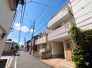 周囲は閑静な住宅街です。