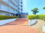 建物も植栽も、管理人さんによって綺麗に整備されております。