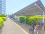敷地内に屋根付きの駐輪場あり。