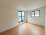 今からここを誰のお部屋にしようか、そんな洋室。大きさは8.1帖です。
