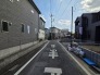 戸建てが立ち並ぶ静かな住宅街。四季折々の移り変わりを感じながら自然と楽しみ、暮らす、そんな毎日を日々の中で感じられる住環境
