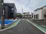 2号棟 戸建てが立ち並ぶ静かな住宅街。四季折々の移り変わりを感じながら自然と楽しみ、暮らす、そんな毎日を日々の中で感じられる住環境
