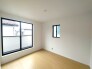 洋室5.25帖：

今からここを誰のお部屋にしようか、そんな洋室。大きさは5.25帖です。
