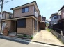 戸建てが立ち並ぶ静かな住宅街。四季折々の移り変わりを感じながら自然と楽しみ、暮らす、そんな毎日を日々の中で感じられる住環境

