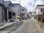 D号棟　東面前面道路(北向き)