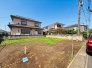 A号棟 戸建てが立ち並ぶ静かな住宅街。四季折々の移り変わりを感じながら自然と楽しみ、暮らす、そんな毎日を日々の中で感じられる住環境
