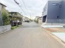 6m幅員の道路に面しておりお車の運転が苦手な方でも安心して出入りいただけます。

