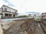 B号地 周囲に馴染む穏やかな街並みにあり、これから始まる新たな生活の基盤として適した環境です
