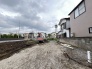 A号地 周囲には穏やかな住宅が建ち並び、日々の営みを感じられる環境で新しい暮らしの計画を始められます
