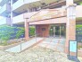 建物も植栽も、管理人さんによって綺麗に整備されております。