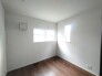 2号棟 今からここを誰のお部屋にしようか、そんな洋室。大きさは4.5帖です。
 2026/07/02m