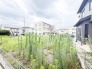 2号地 戸建てが立ち並ぶ静かな住宅街。四季折々の移り変わりを感じながら自然と楽しみ、暮らす、そんな毎日を日々の中で感じられる住環境
