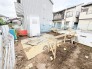 小中学校やスーパーも近く利便性も良い街並みです。