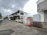穏やかな空気が流れる住宅街の一角。日々の暮らしに安らぎを感じられる、落ち着いた住環境です
