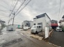 2号棟 南道路に面しており日中もたくさんの陽が入ります。風通りや周辺環境など実際に現地にてご確認ください。
